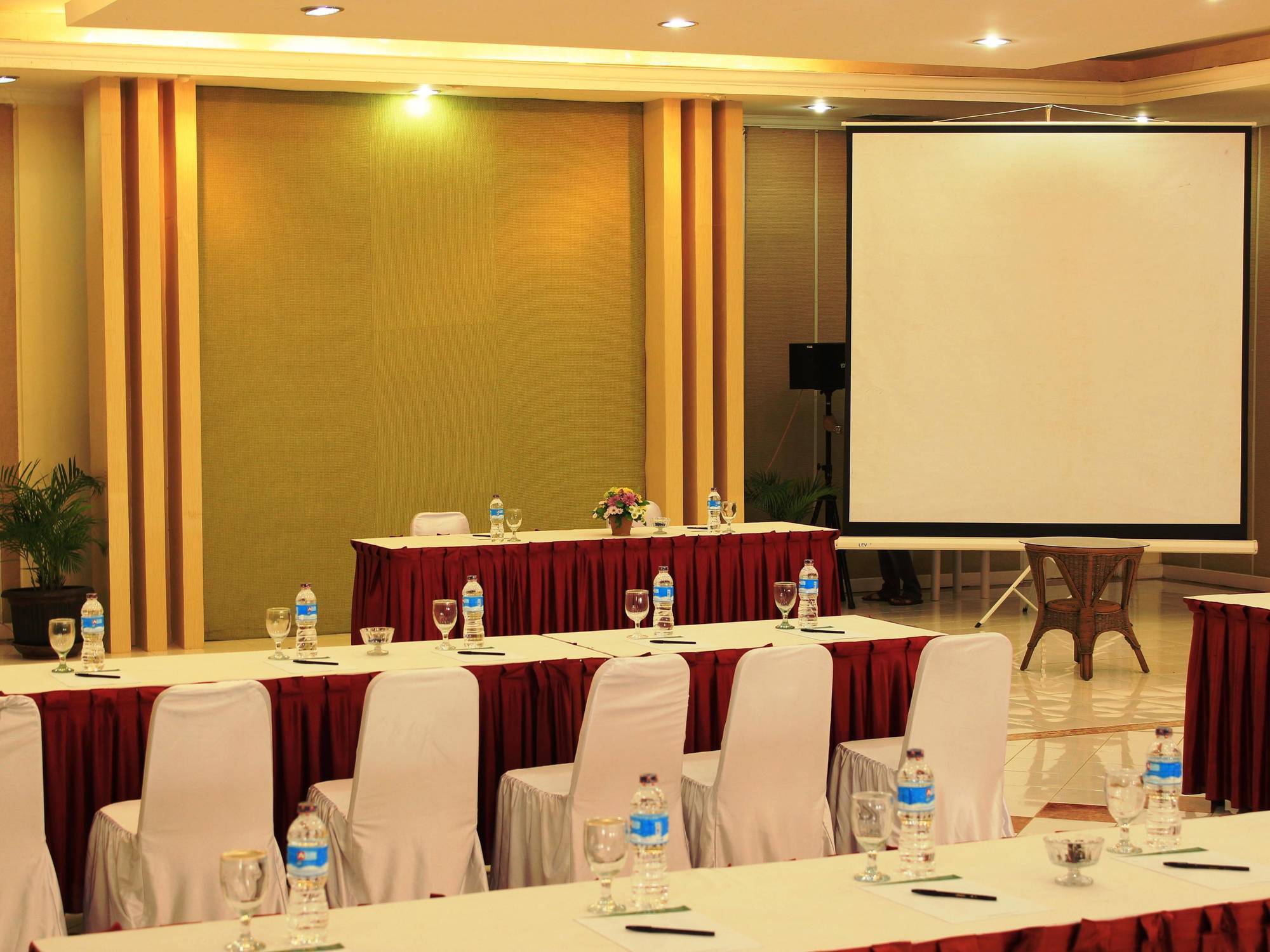 Alfa Resort Hotel&Conference Puncak Exterior foto
